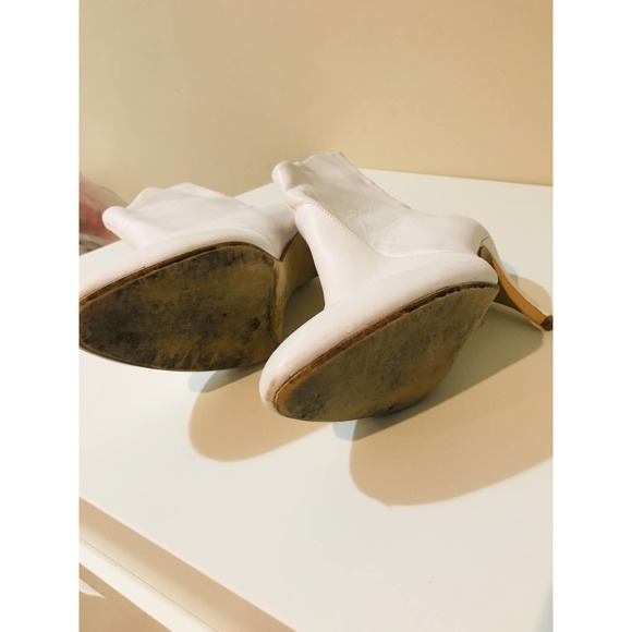 Jeffery Campbell rare white asymmetrical booties - Picture 4 of 7